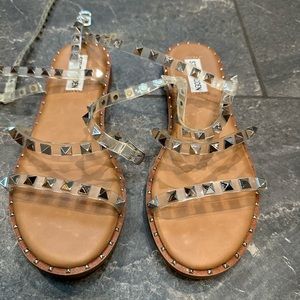 Steve Madden Travel Clear Silver Pyramid Studded Ankle Wrap Flat Sandals